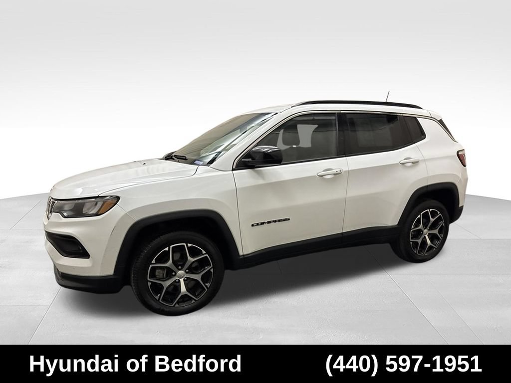 Used 2024 Jeep Compass Latitude AWD/4WD image 9