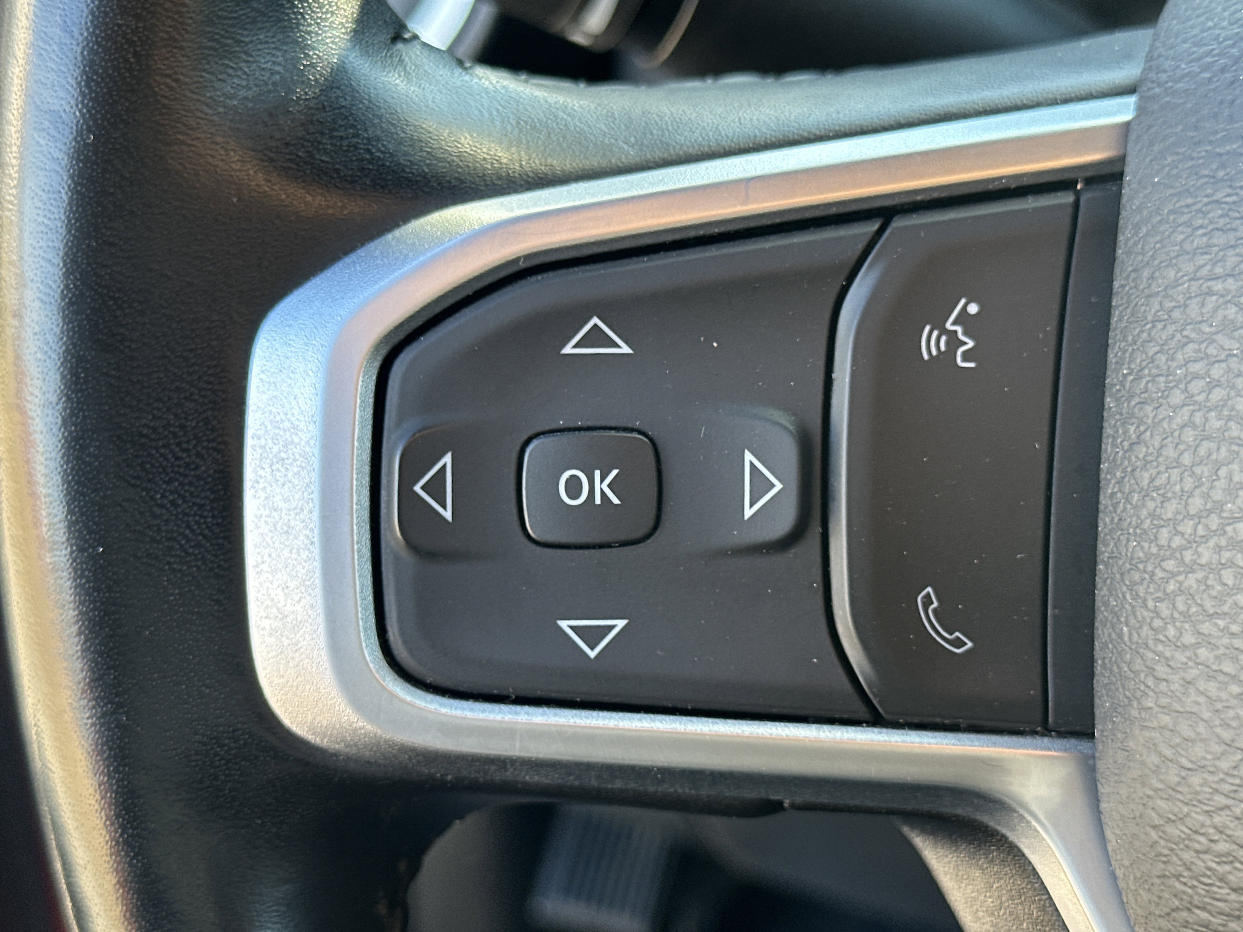 Used 2024 RAM 2500 Big Horn w/ Sport Appearance Package image 22