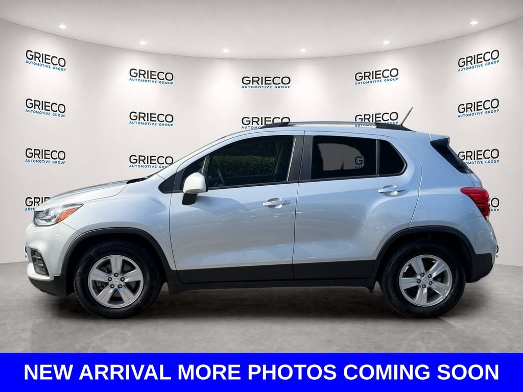 Used 2022 Chevrolet Trax LT w/ LT Convenience Package FWD image 4