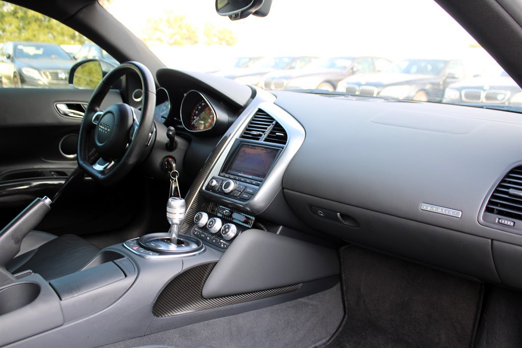 Used 2010 Audi R8 V10 image 20
