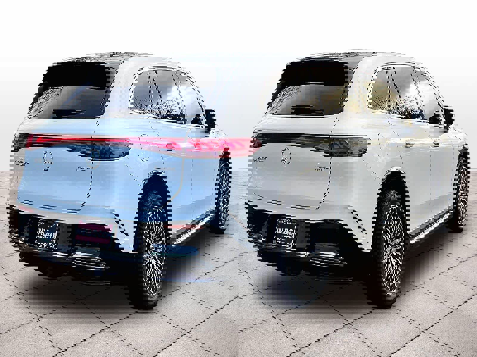 Used 2023 Mercedes-Benz EQS 580 4MATIC SUV image 14