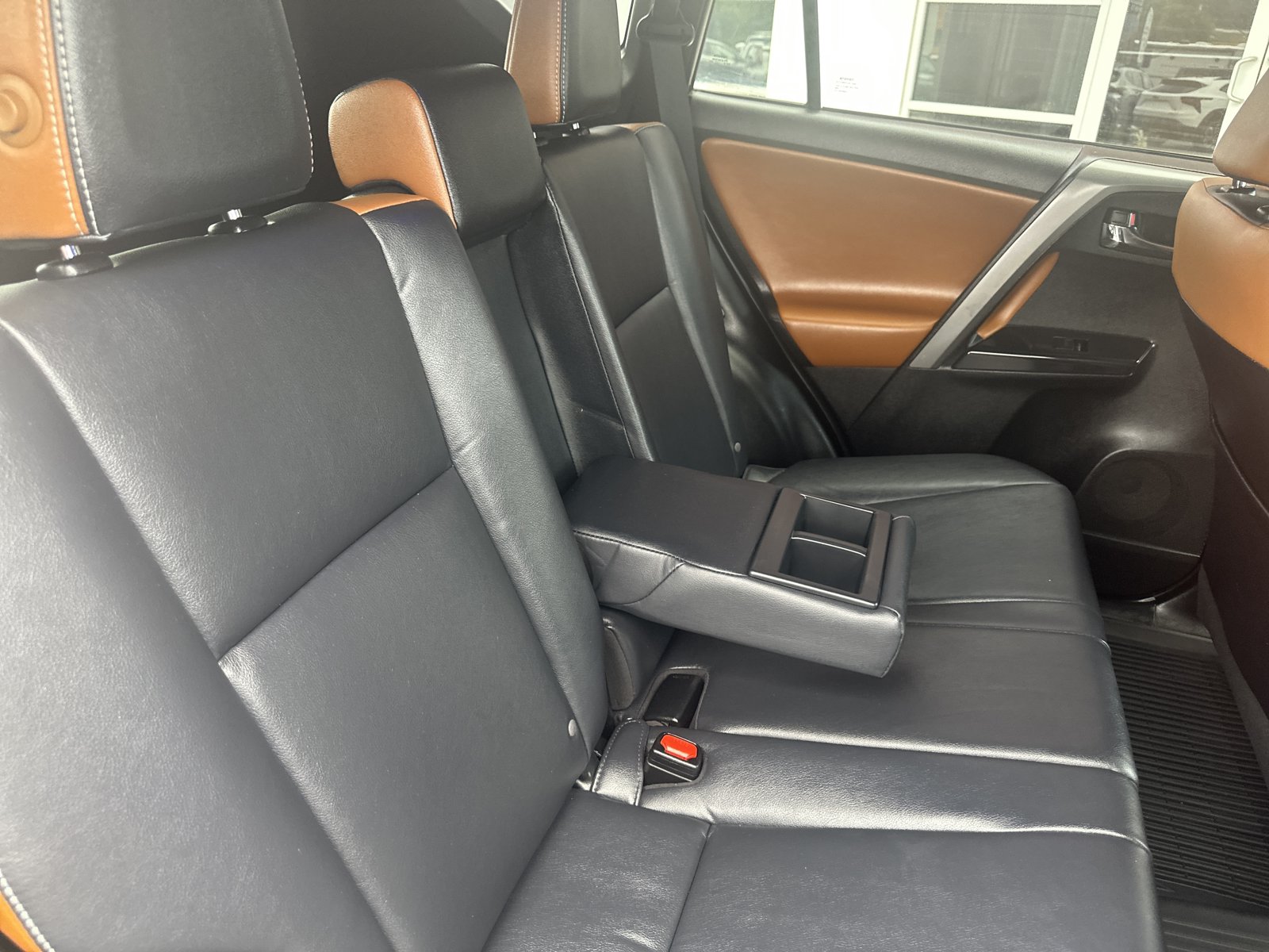 Used 2016 Toyota RAV4 SE AWD/4WD image 32