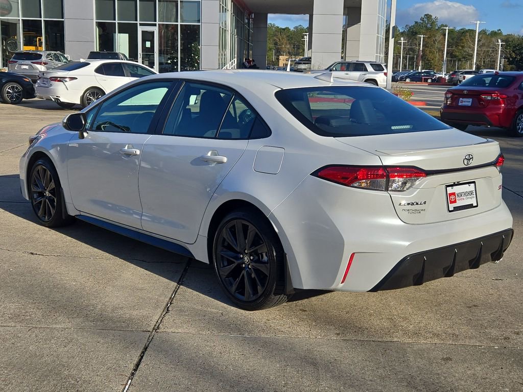 Certified 2025 Toyota Corolla SE image 3