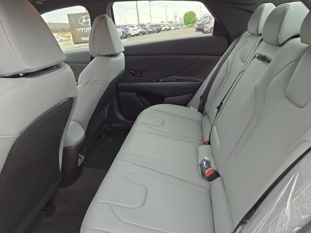 New 2025 Hyundai Elantra Limited image 30