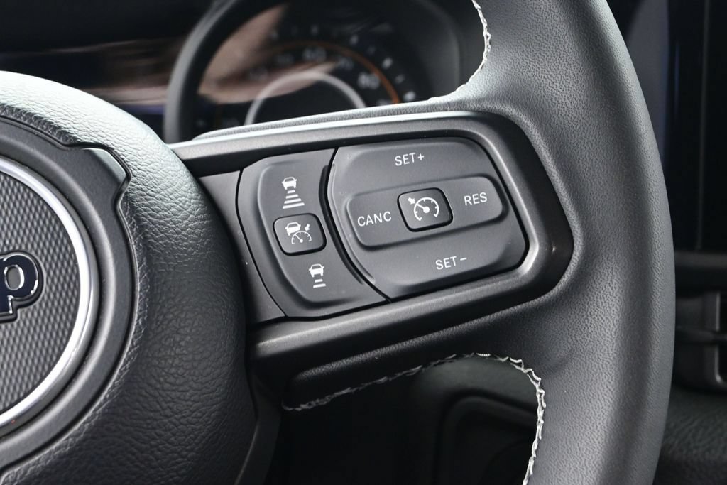 Used 2025 Jeep Wrangler Unlimited Sport AWD/4WD image 29