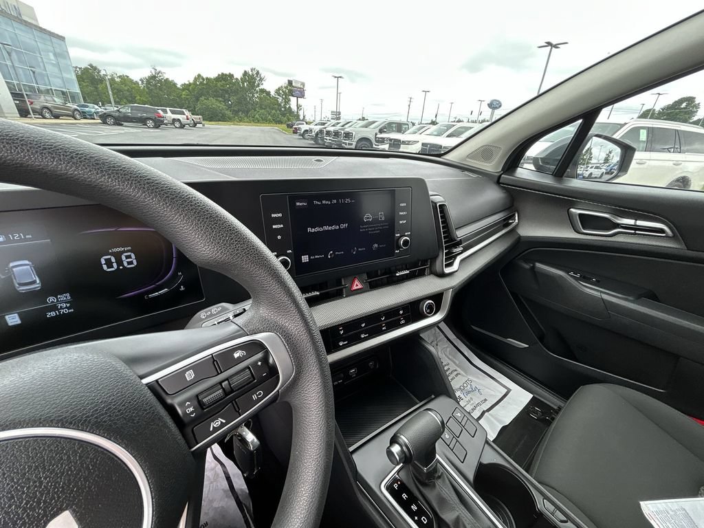 Used 2023 Kia Sportage LX AWD/4WD image 14
