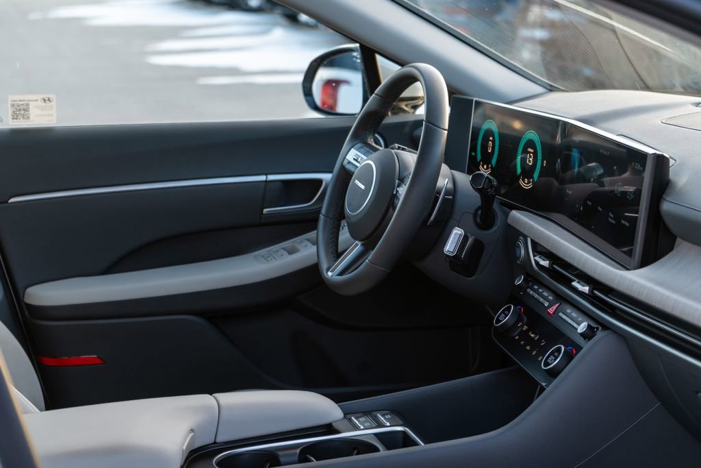 Used 2025 Hyundai Sonata SEL image 12