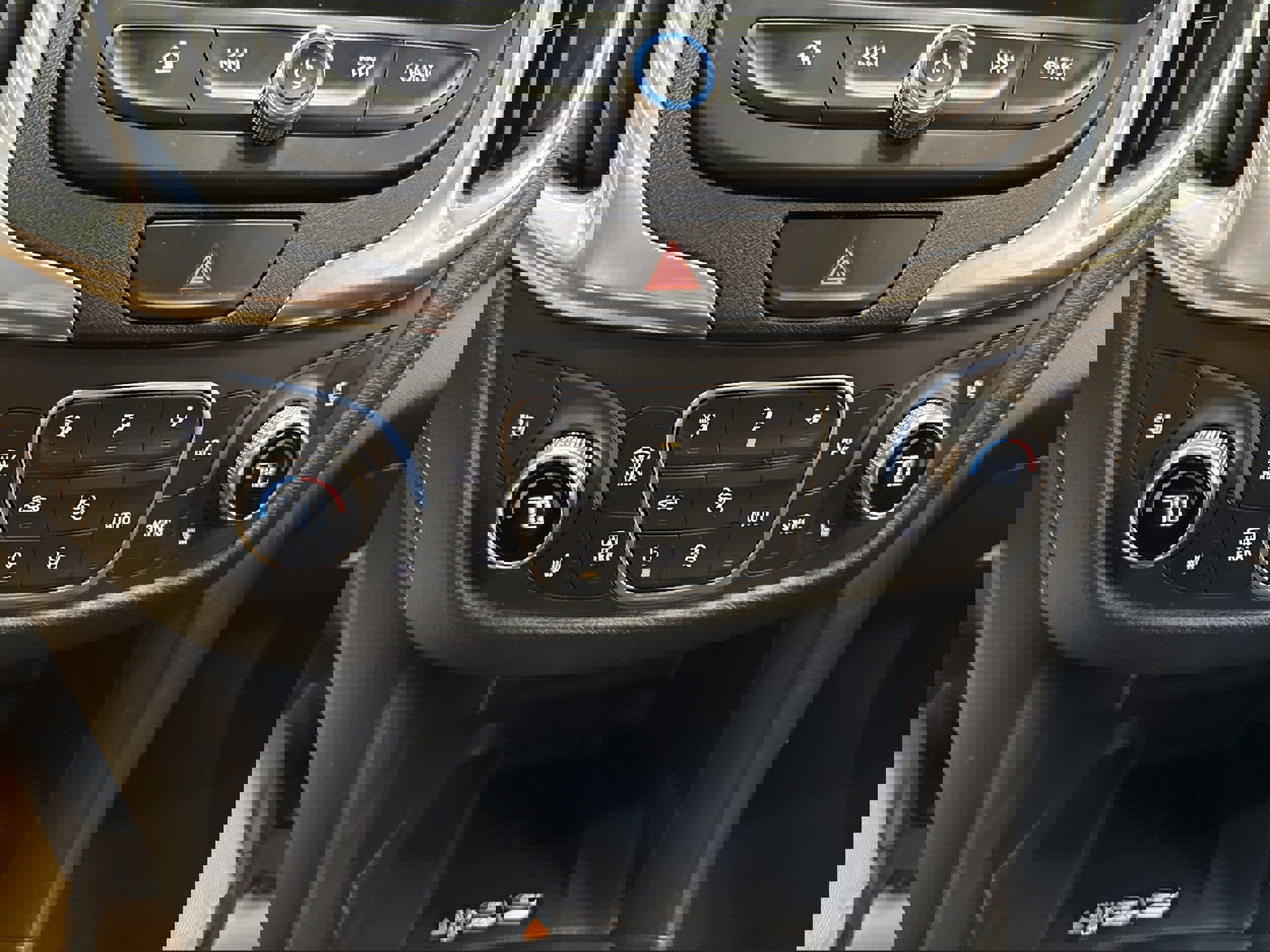 Used 2020 Chevrolet Equinox Premier image 39