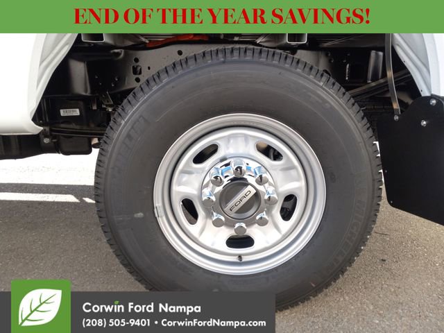 New 2026 Ford F250 XL w/ XL Chrome Package image 31