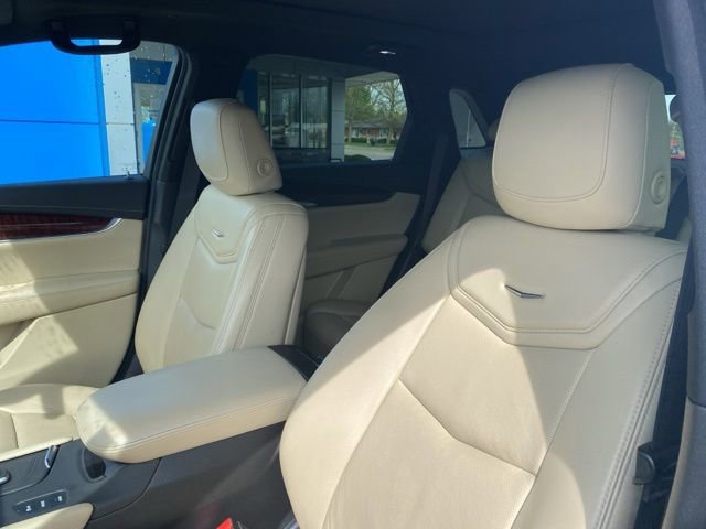 Used 2019 Cadillac XT5 Premium Luxury AWD/4WD image 16