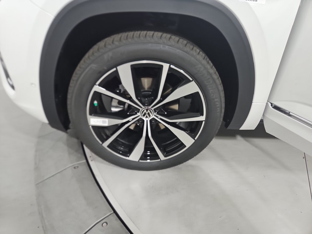 New 2026 Volkswagen Atlas SEL Premium R-Line AWD/4WD image 25