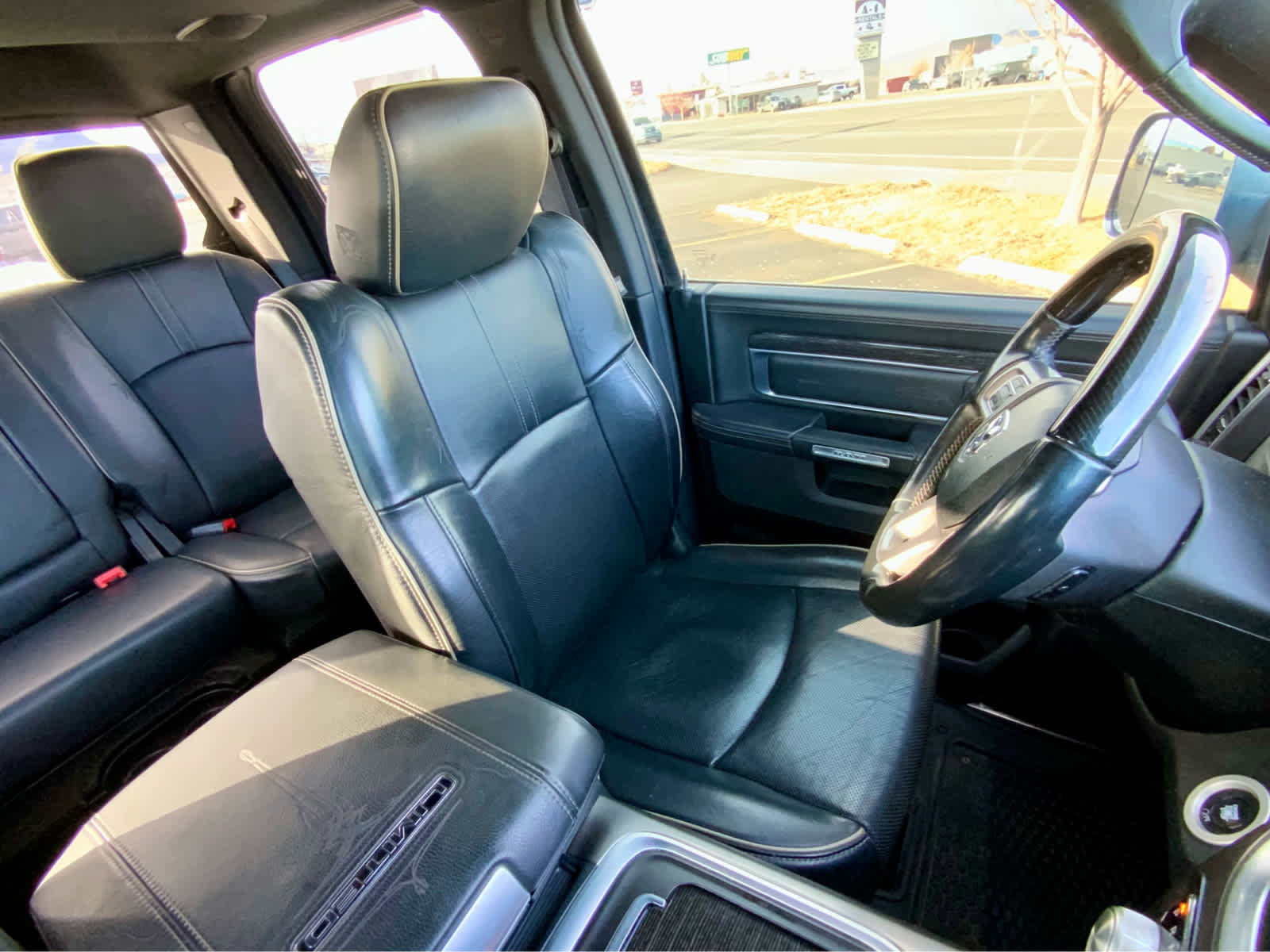 Used 2018 RAM 1500 Limited image 28