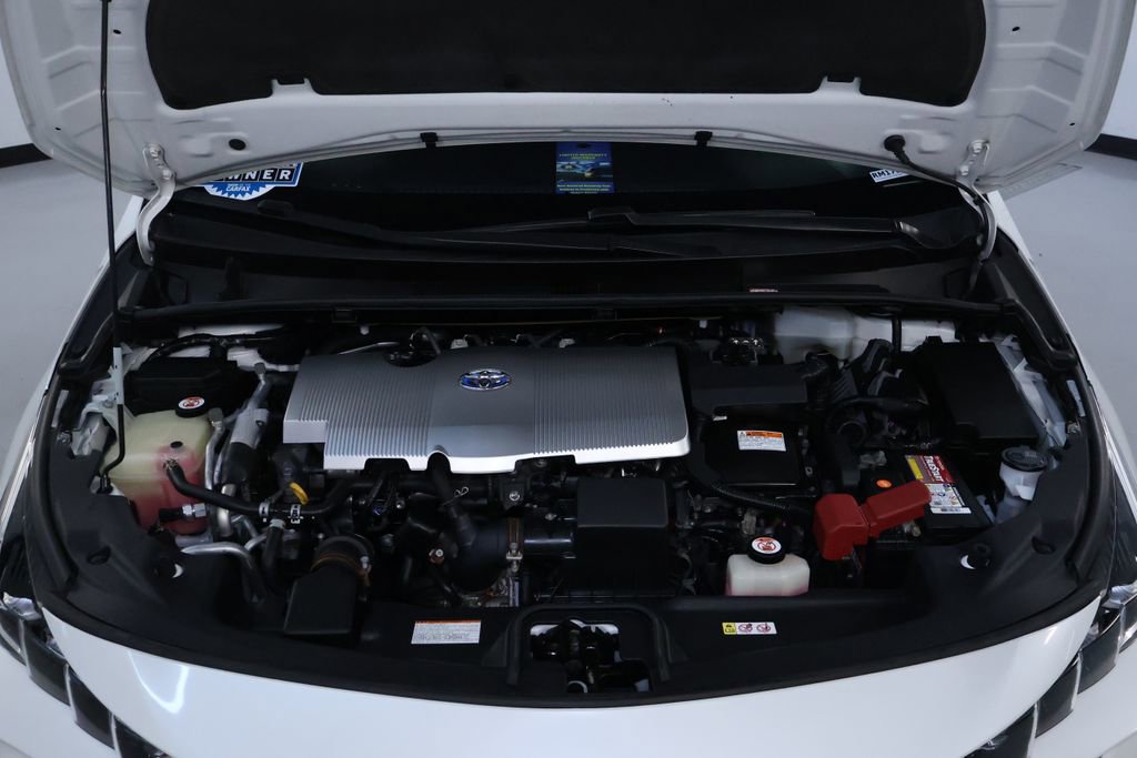 Used 2018 Toyota Prius Prime Premium image 32