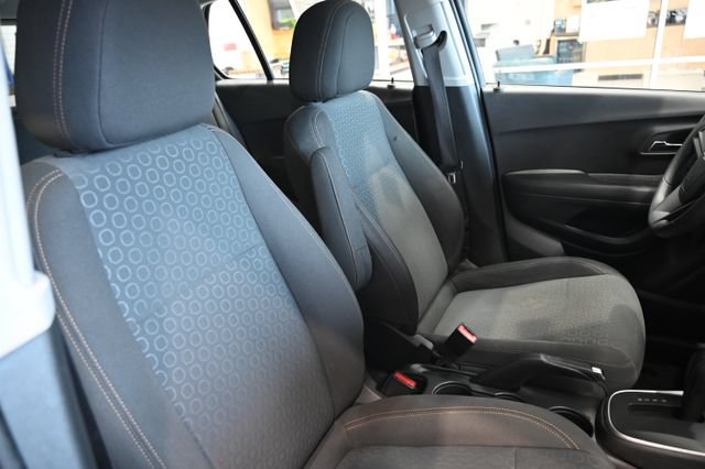 Used 2020 Chevrolet Trax LS AWD/4WD image 8