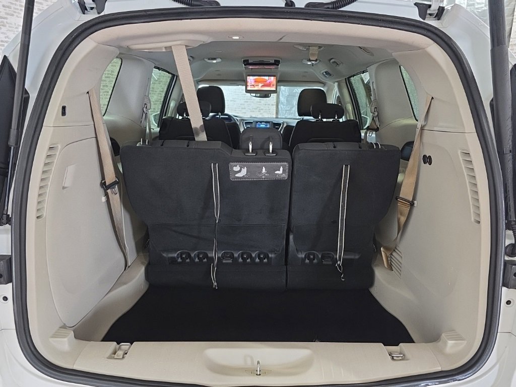 Used 2019 Chrysler Pacifica Touring Plus w/ Tire & Wheel Group image 13