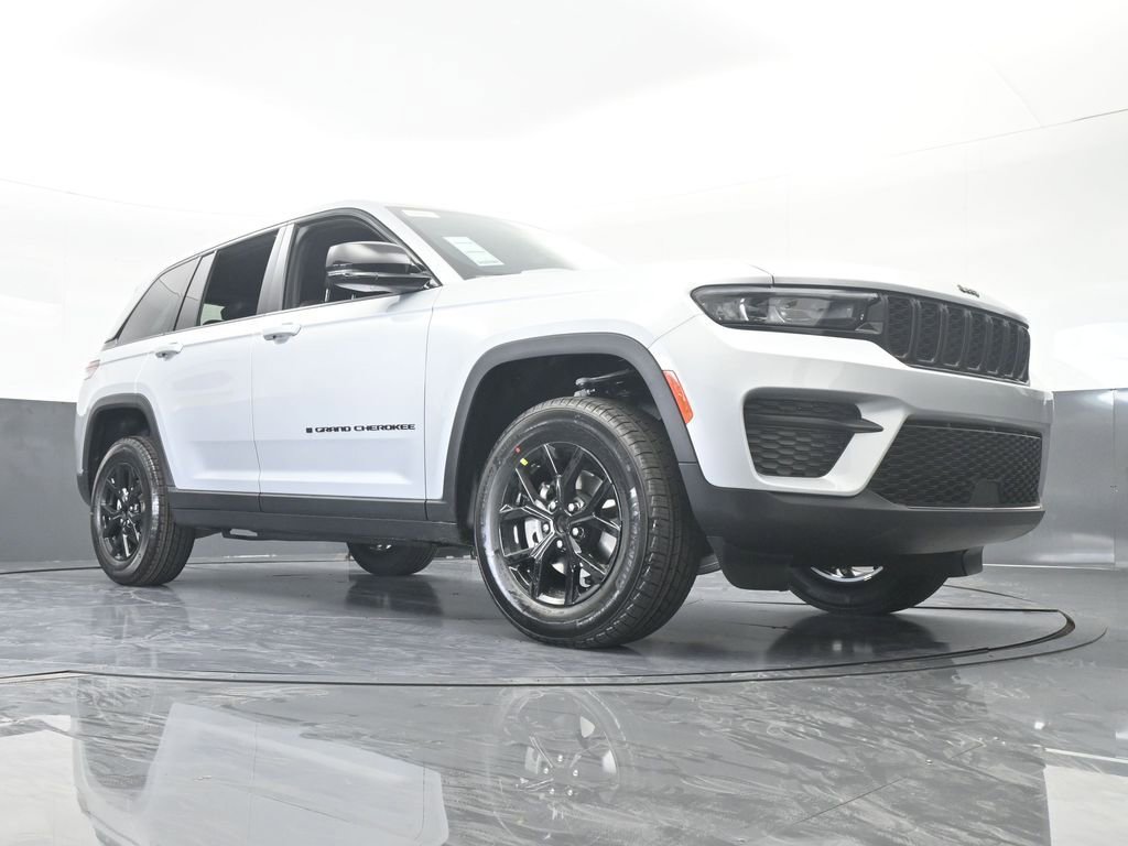 New 2025 Jeep Grand Cherokee Altitude image 56