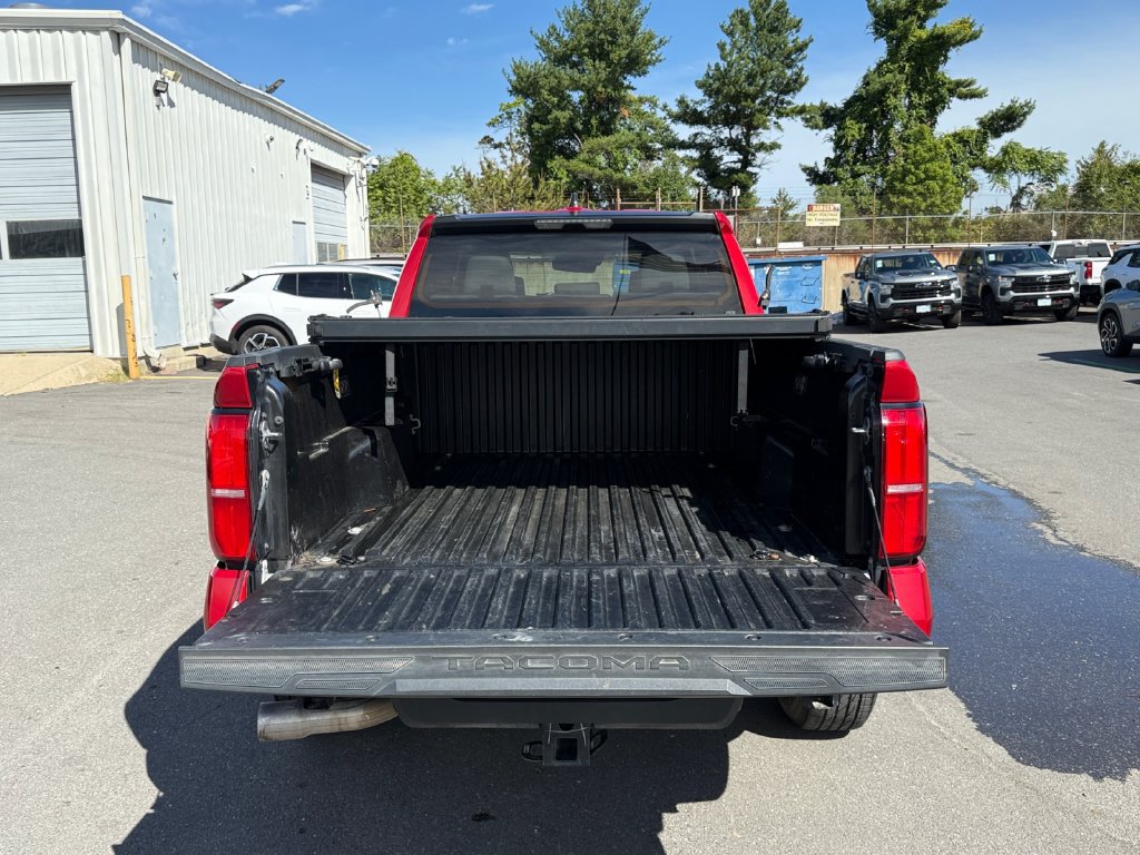 Used 2025 Toyota Tacoma SR5 AWD/4WD image 23