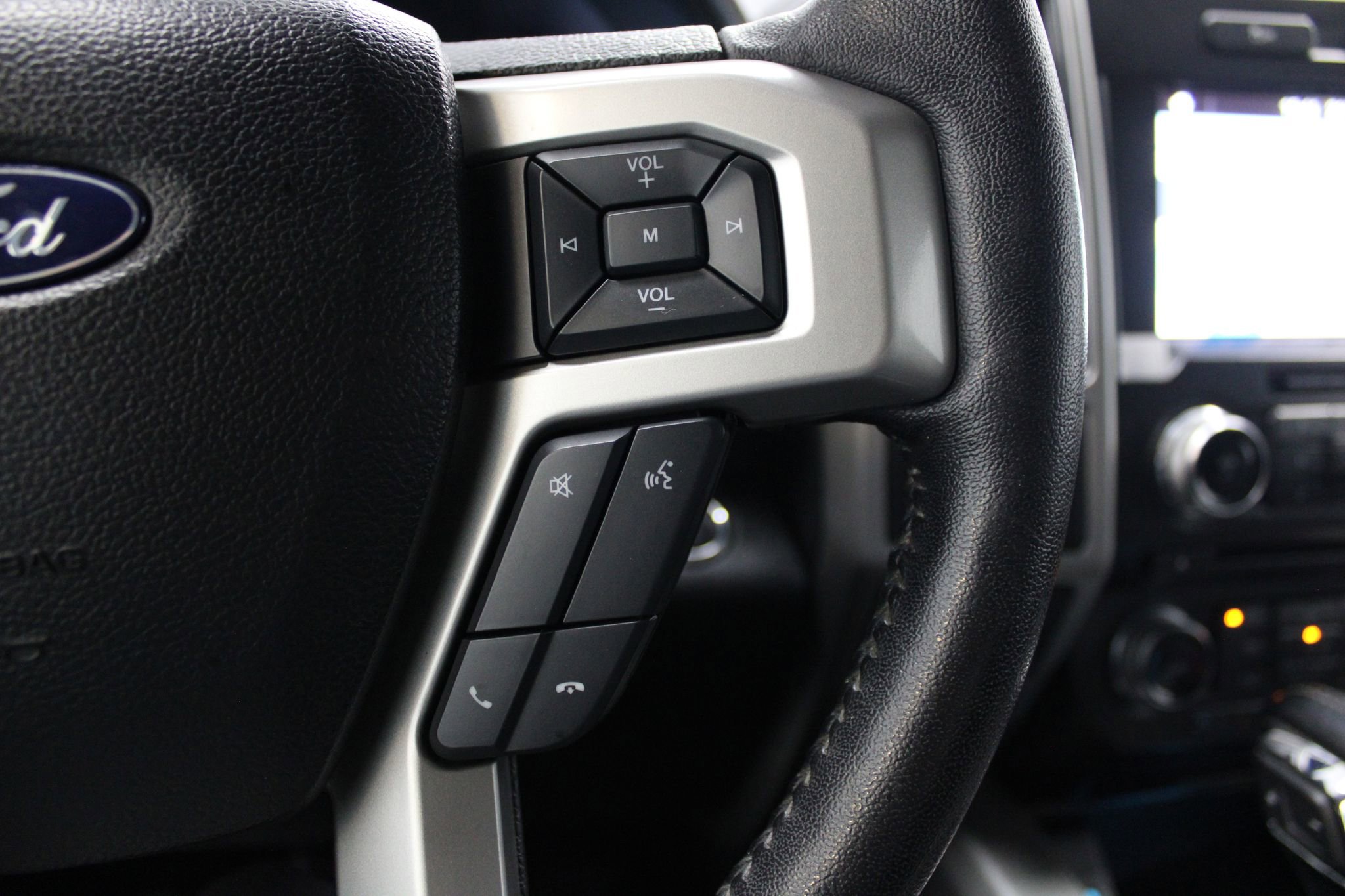 Used 2018 Ford F150 Lariat w/ Equipment Group 502A Luxury AWD/4WD image 42