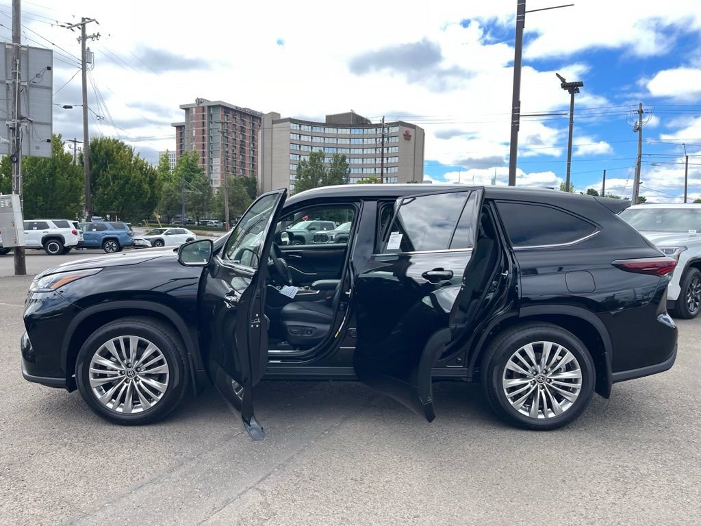 New 2026 Toyota Highlander Platinum AWD/4WD image 21