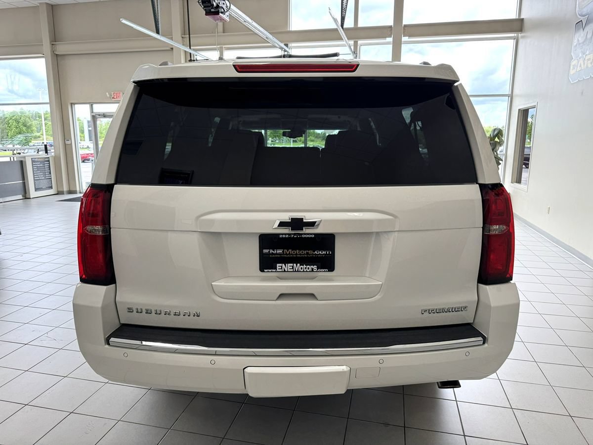 Used 2019 Chevrolet Suburban Premier w/ Premier Plus Edition AWD/4WD image 4