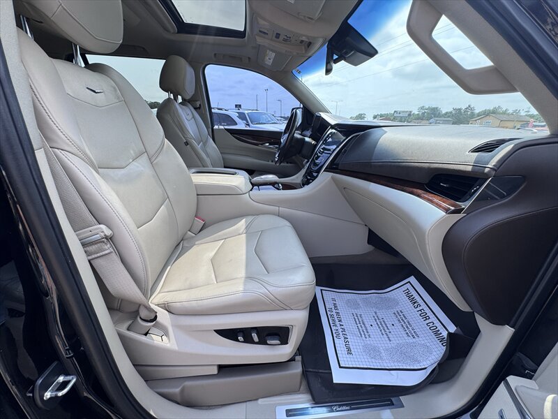 Used 2015 Cadillac Escalade Premium AWD/4WD image 12