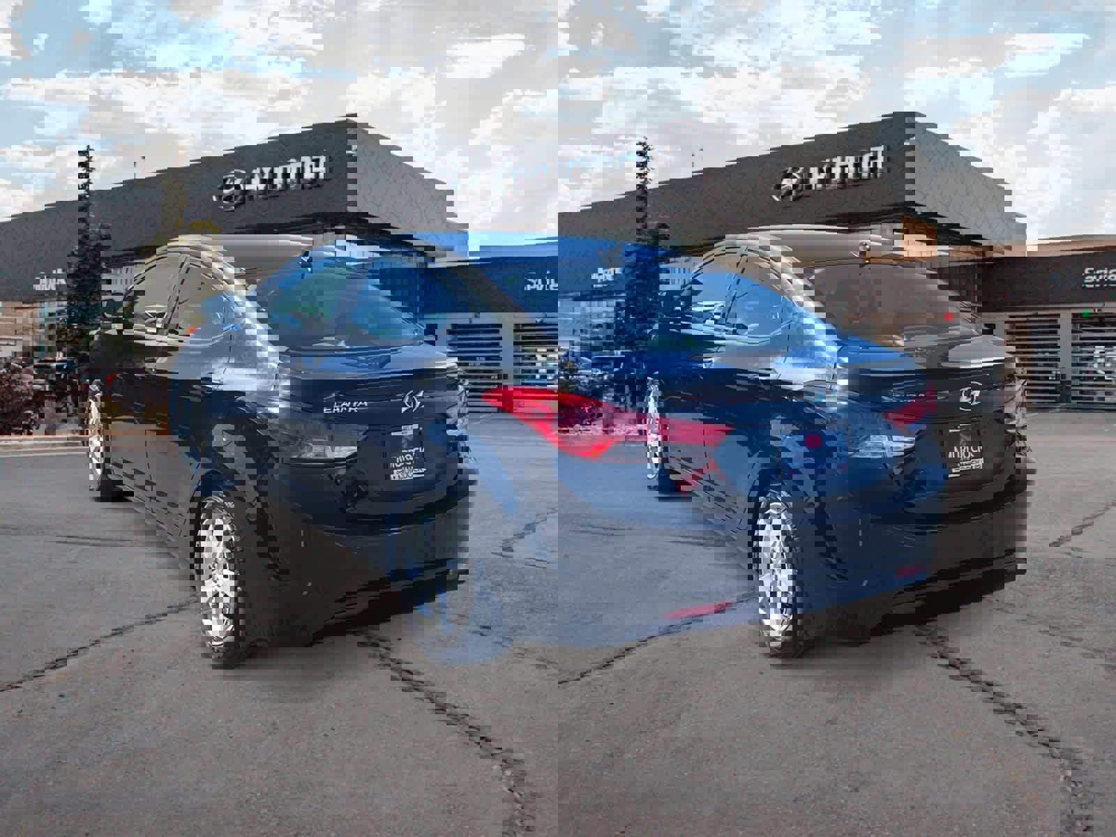 Used 2013 Hyundai Elantra GLS w/ Preferred Pkg image 3