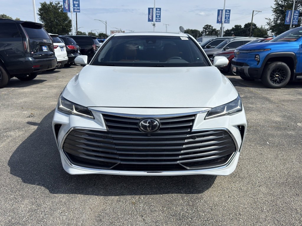 Used 2019 Toyota Avalon Limited w/ Advanced Safety Package image 2