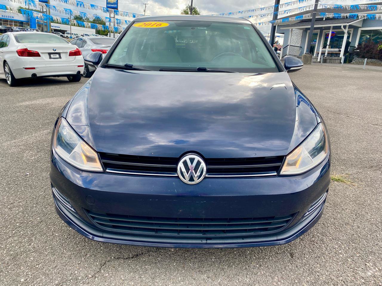 Used 2016 Volkswagen Golf S FWD image 2