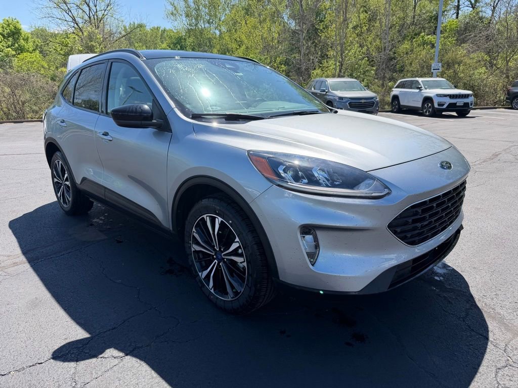Used 2022 Ford Escape SEL w/ SEL Stealth AWD Package image 4