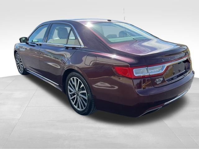 Used 2017 Lincoln Continental Select image 3