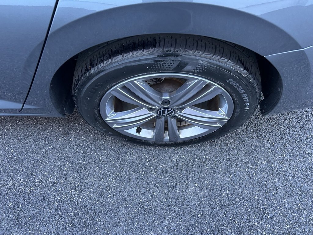 Used 2022 Volkswagen Jetta SE image 25