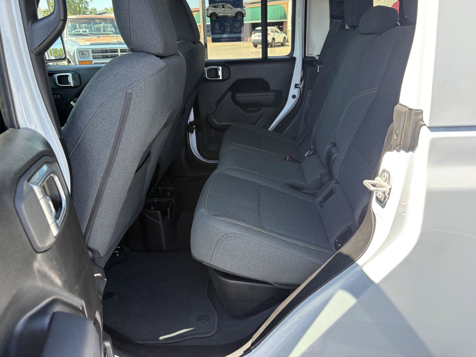 Used 2025 Jeep Gladiator Sport AWD/4WD image 15