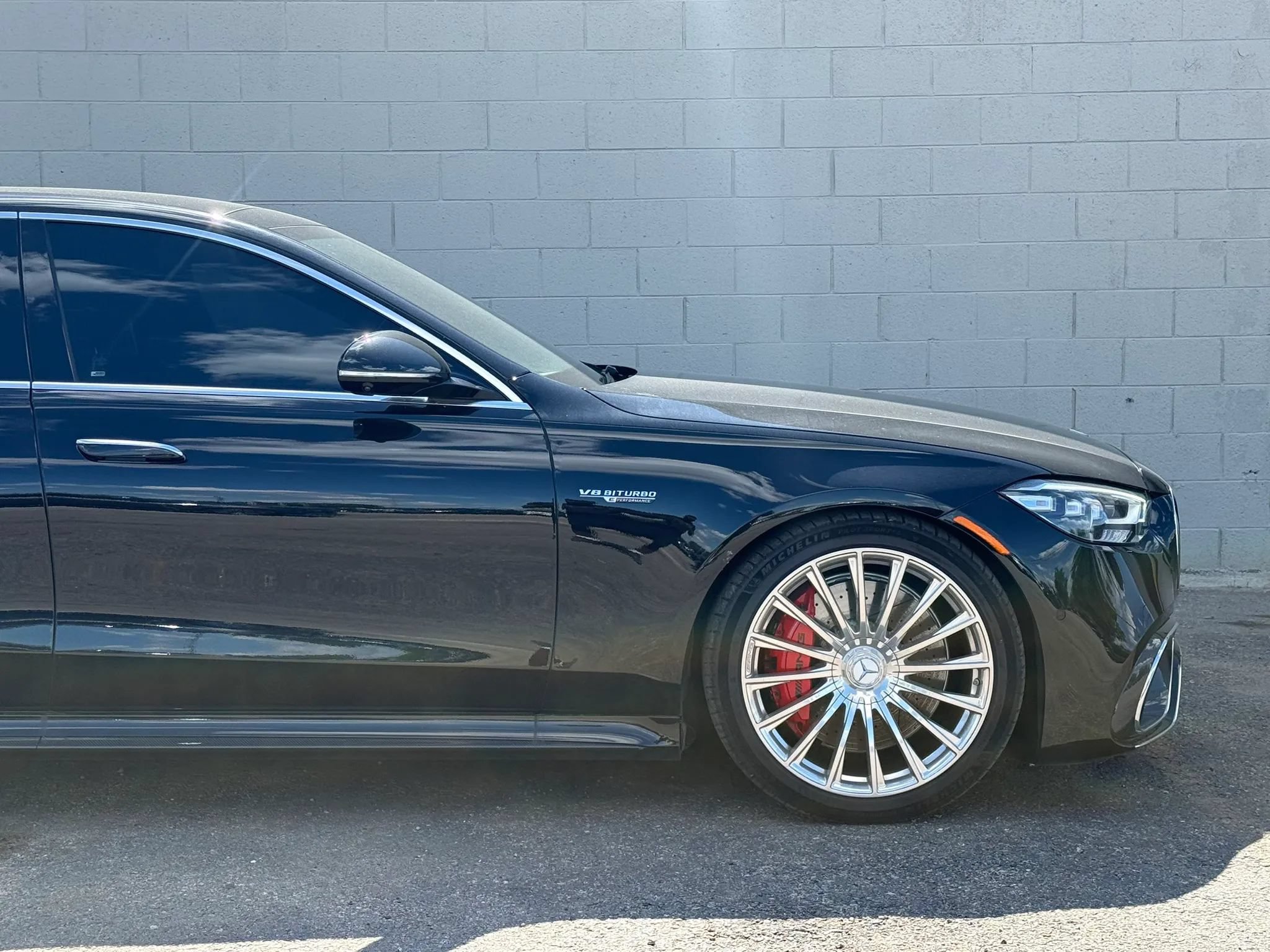 Used 2024 Mercedes-Benz S 63 AMG S w/ Carbon Fiber Exterior Package image 12