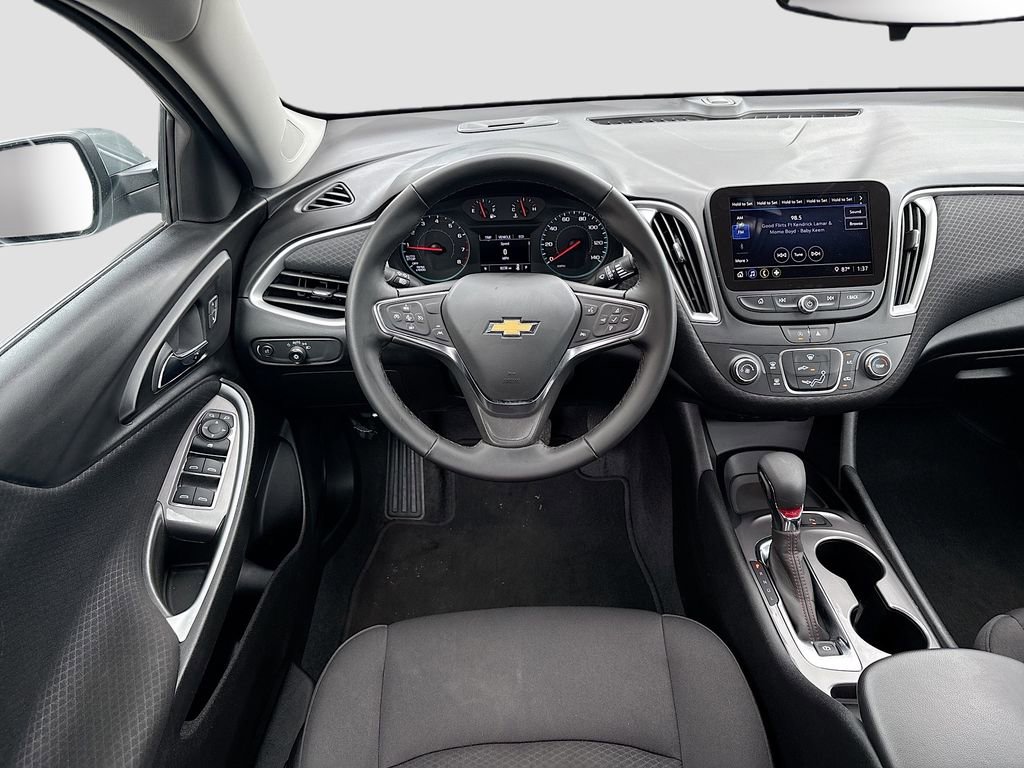 Used 2025 Chevrolet Malibu RS FWD image 21