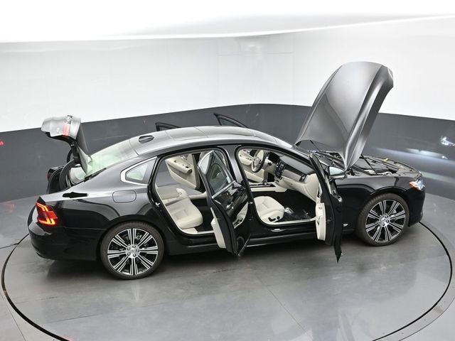 Used 2023 Volvo S90 B6 Plus image 48