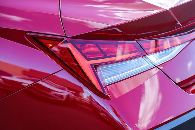 New 2025 Hyundai Elantra Limited FWD image 11