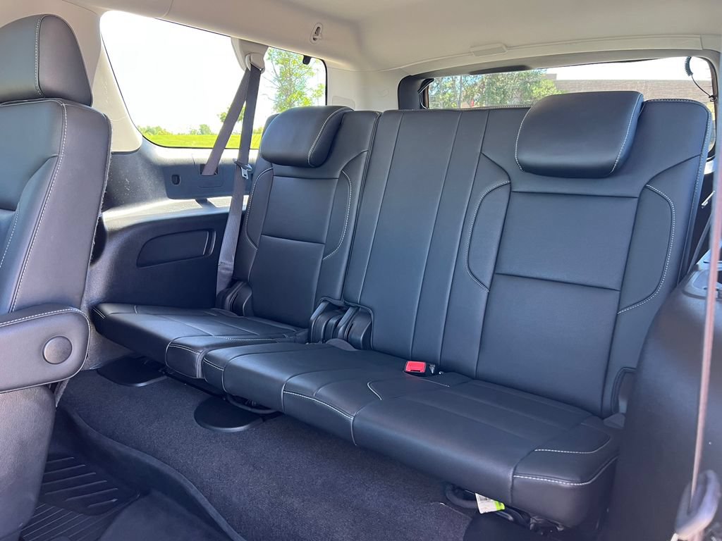 Used 2018 Chevrolet Suburban Premier w/ Max Trailering Package AWD/4WD image 6