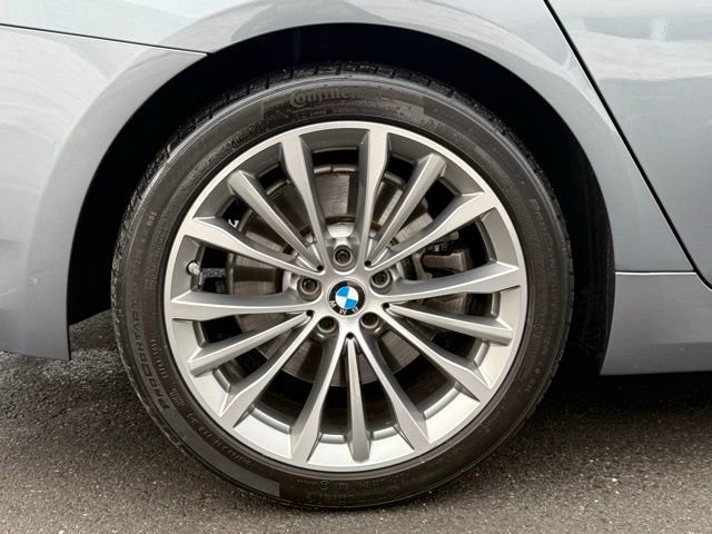 Used 2022 BMW 540i xDrive w/ Premium Package image 19