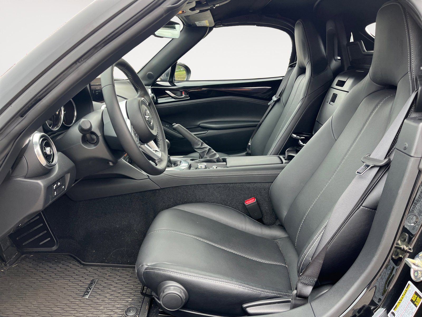 Used 2024 MAZDA MX-5 Miata Grand Touring w/ Weather Package image 9