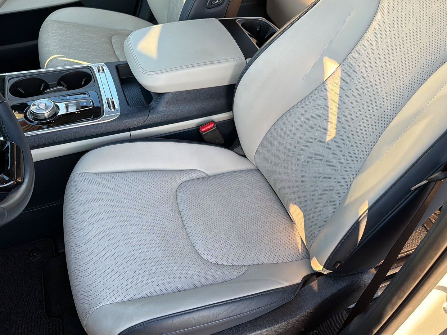 Used 2025 Kia Carnival SX FWD image 28