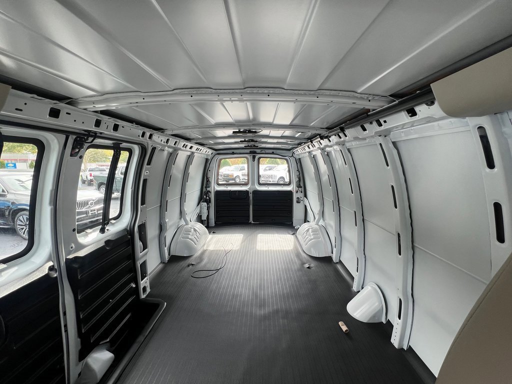 New 2025 Chevrolet Express 2500 Work Van w/ Driver Convenience Package image 15