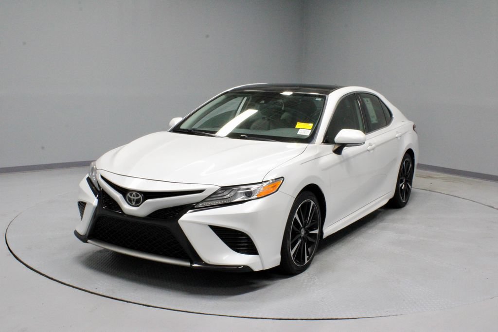Used 2020 Toyota Camry XSE FWD image 6