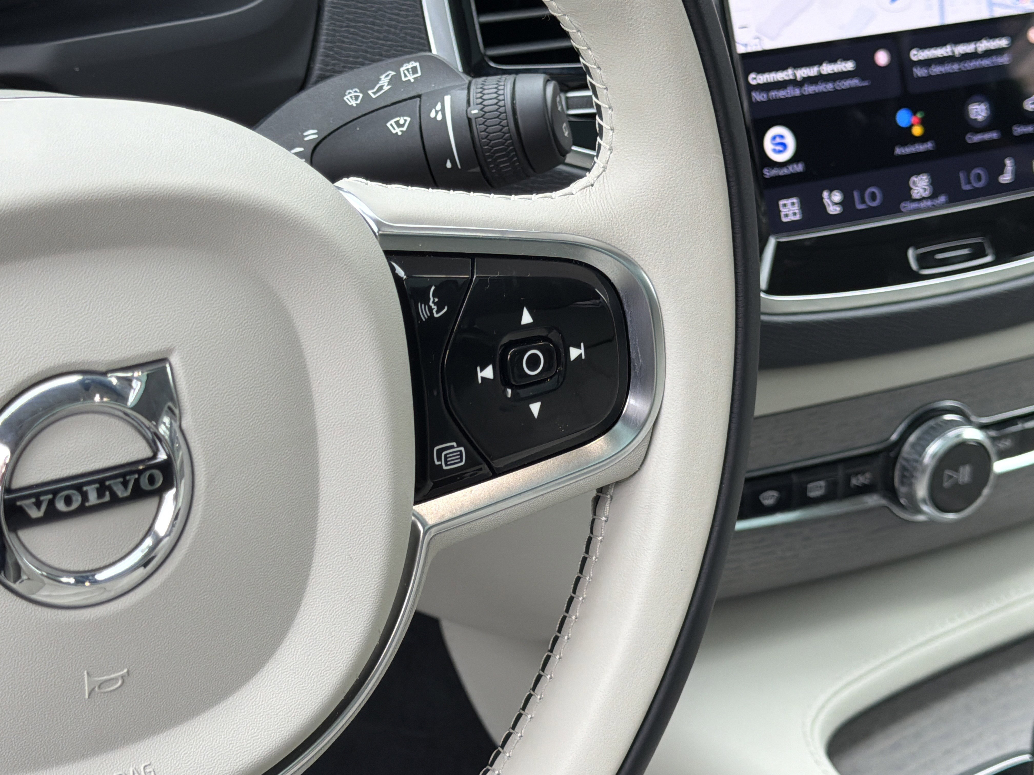 Certified 2024 Volvo XC90 T8 Plus w/ Protection Package Premier image 20