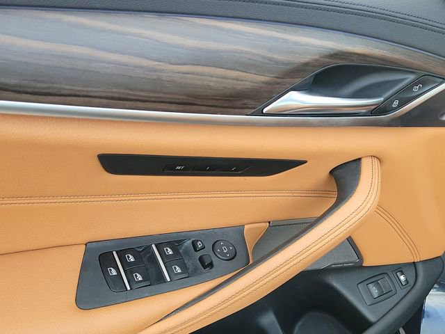 Used 2020 BMW 530e xDrive w/ Premium Package image 21