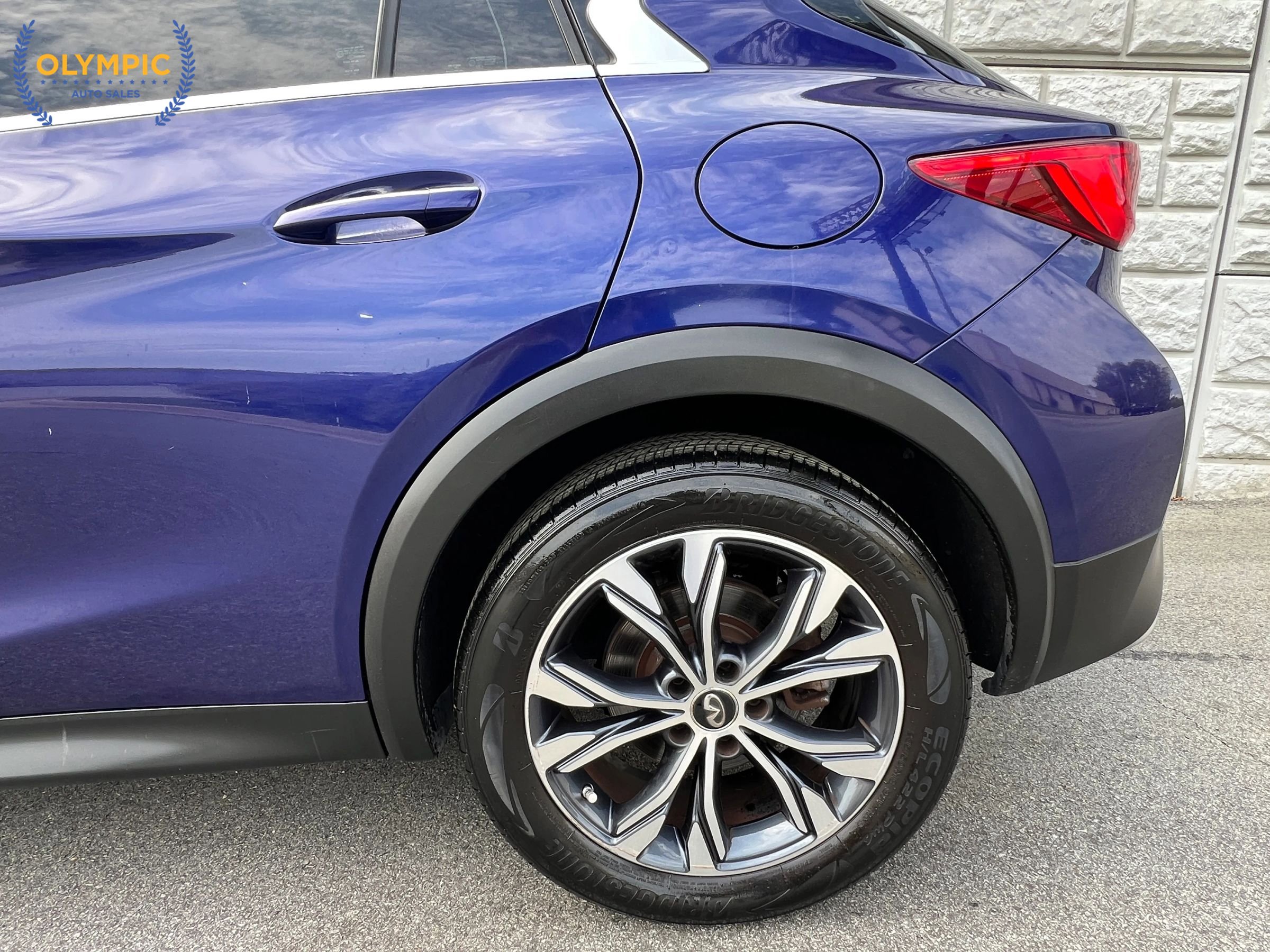 Used 2018 INFINITI QX30 Premium w/ Cargo Package AWD/4WD image 10