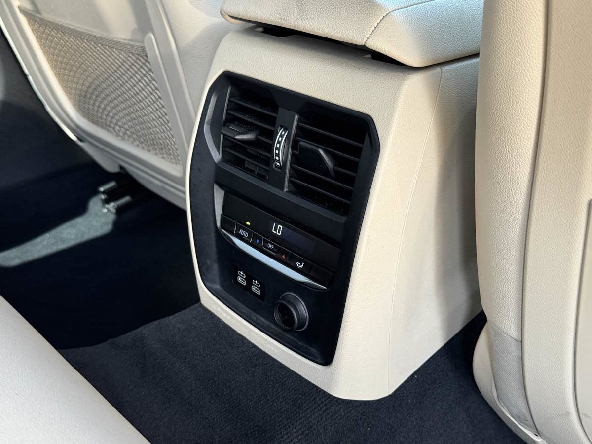 Used 2020 BMW 330i Sedan w/ Premium Package RWD image 17