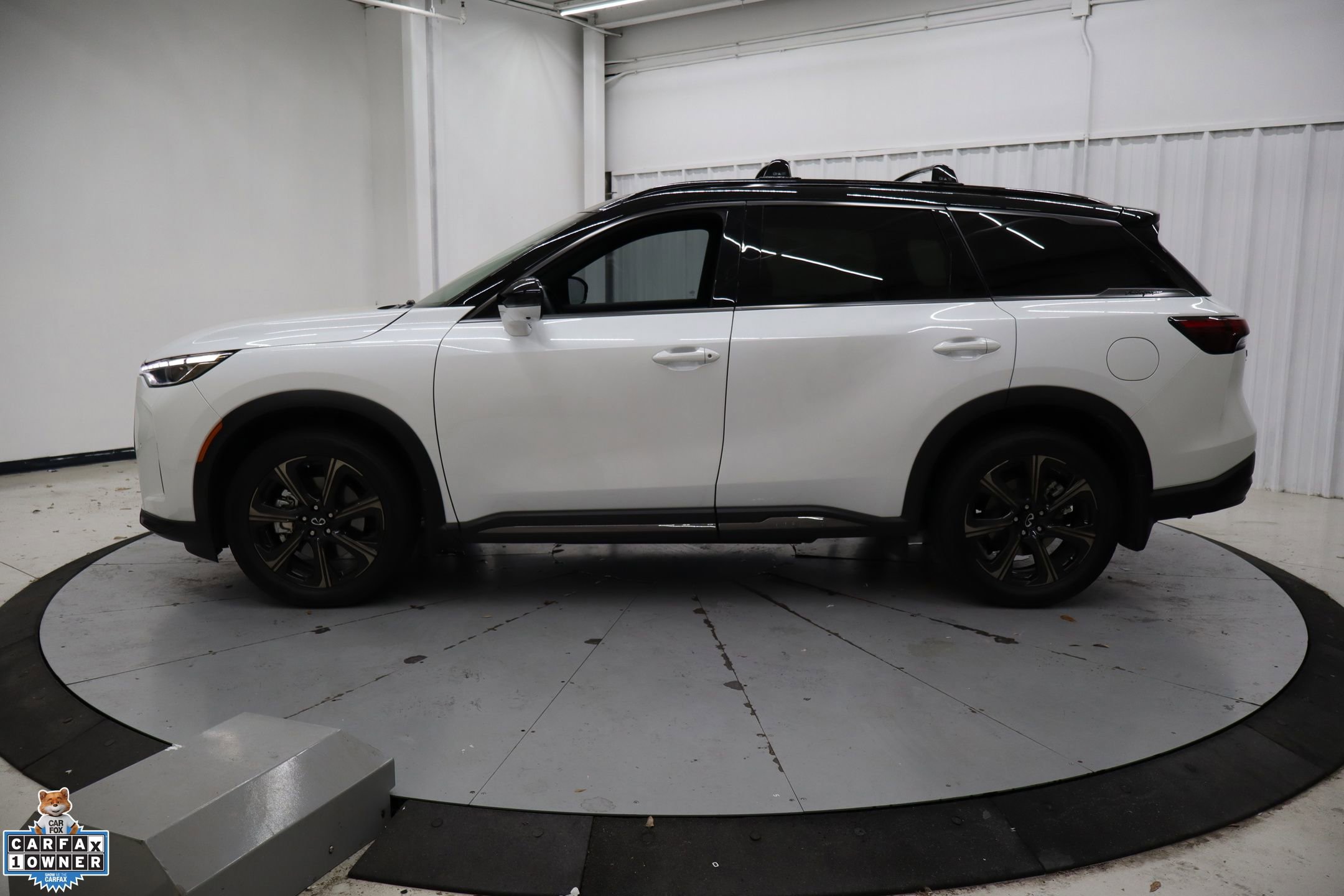 Used 2026 INFINITI QX60 Autograph w/ Dark Cargo Package image 9