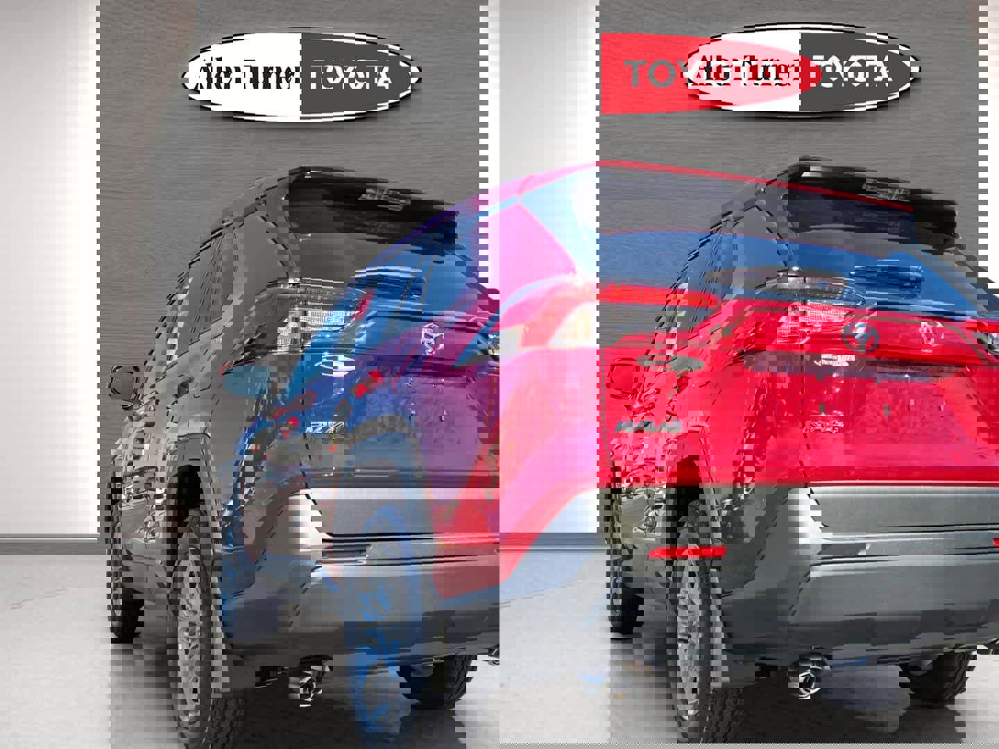 Used 2025 Toyota RAV4 XLE image 8