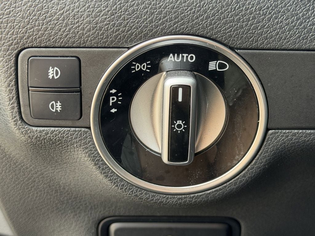 Used 2020 Mercedes-Benz GLA 250 4MATIC image 24