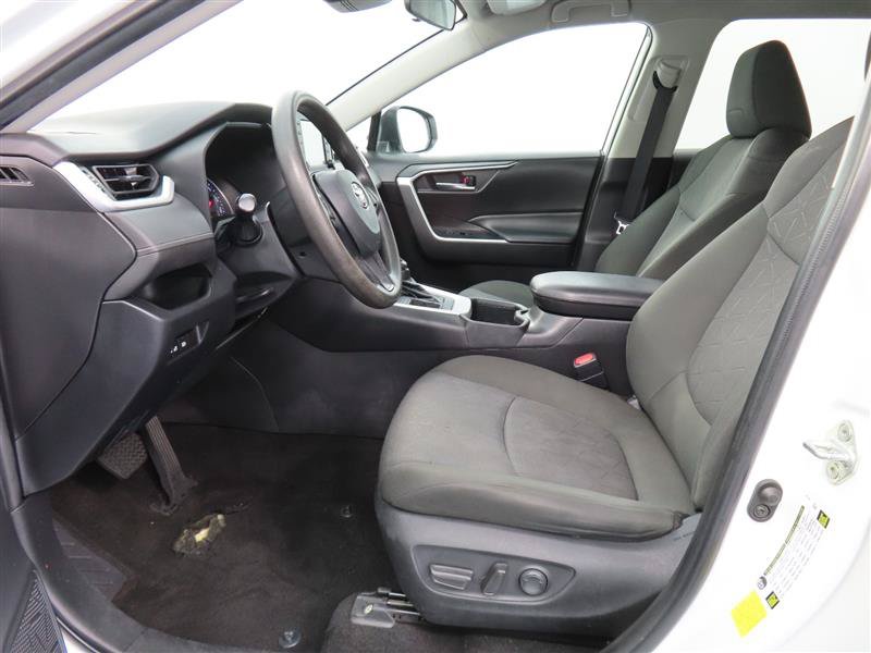 Used 2022 Toyota RAV4 XLE FWD image 17